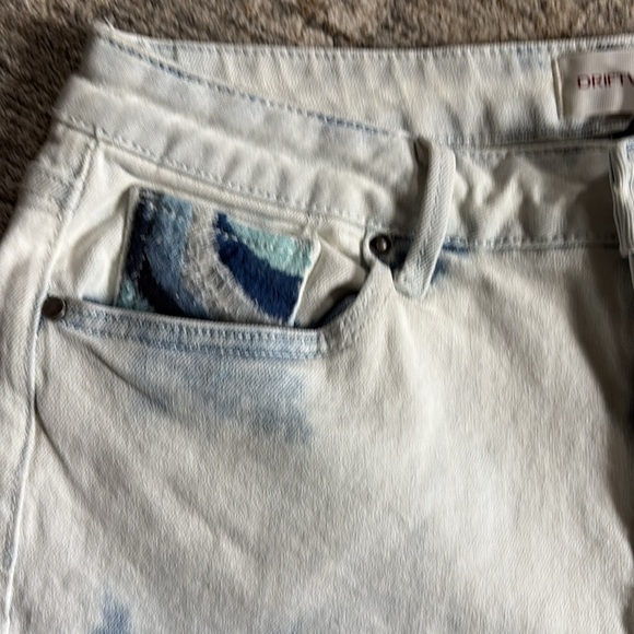 DRIFTWOOD NWT lulu Jean Shorts Distressed Cut-Offs - size 27 - Picture 2 of 7